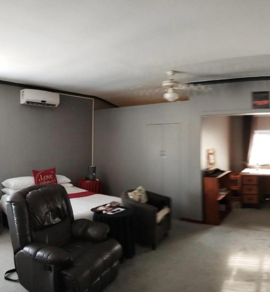 4 Bedroom Property for Sale in Bothasrus Eastern Cape